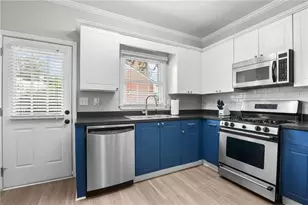 3675 Peachtree Rd NE, Atlanta, GA 30319 - Photo 14