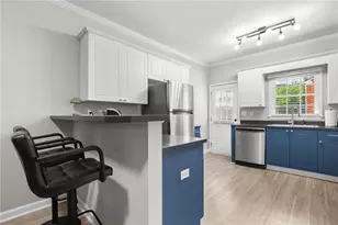 3675 Peachtree Rd NE, Atlanta, GA 30319 - Photo 10