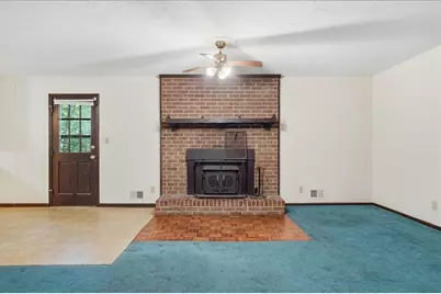 129 Diane Drive, Griffin, GA 30223 - Photo 8