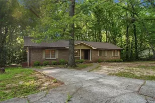 129 Diane Dr, Griffin, GA 30223 - Photo 2