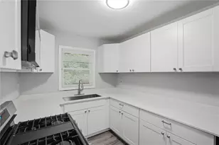467 Park Valley Dr NW, Atlanta, GA 30318 - Photo 6