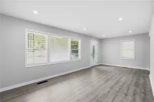 467 Park Valley Dr NW, Atlanta, GA 30318 - Photo 4