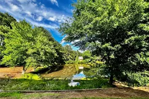 1428 Box Cir, Winder, GA 30680 - Photo 4