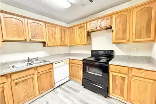 1425 Maple Valley Ct, Union City, GA 30291 - Photo 12