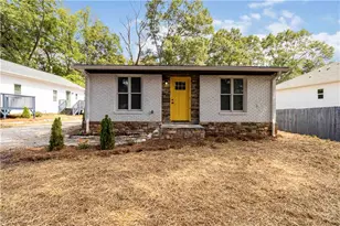 91 N Williamson St, Winder, GA 30680 - Photo 2