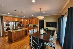 7635 Blandford Pl, Atlanta, GA 30350 - Photo 4