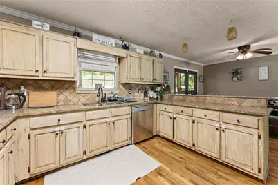 6610 Jessie Circle, Flowery Branch, GA 30542 - Photo 12