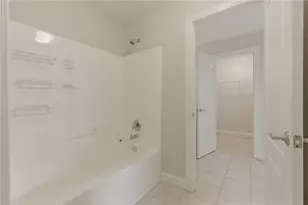 1085 Eagles Brooke Dr, Locust Grove, GA 30248 - Photo 18