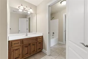 1085 Eagles Brooke Dr, Locust Grove, GA 30248 - Photo 6
