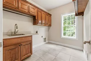 1085 Eagles Brooke Dr, Locust Grove, GA 30248 - Photo 8