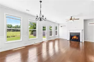 4950 Breezewood Cir, Alpharetta, GA 30004 - Photo 8
