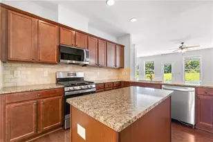 4950 Breezewood Cir, Alpharetta, GA 30004 - Photo 12