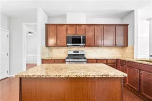4950 Breezewood Cir, Alpharetta, GA 30004 - Photo 16