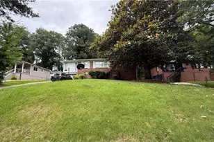 2732 Oldknow Dr NW, Atlanta, GA 30318 - Photo 2
