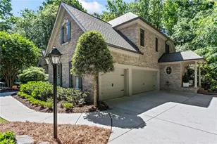 711 Hallbrook Ct, Alpharetta, GA 30004 - Photo 4