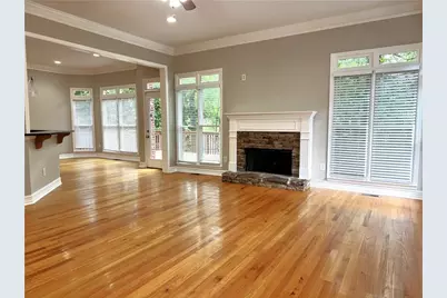 889 Lenox Ct NE, Atlanta, GA 30324 - Photo 6