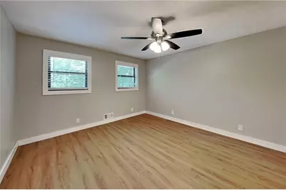 3753 Memorial Parkway NW, Kennesaw, GA 30152 - Photo 8