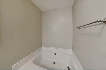 3753 Memorial Parkway NW, Kennesaw, GA 30152 - Photo 10