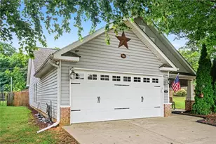 71 Oakbrook Dr SW, Cartersville, GA 30120 - Photo 2