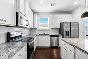 1881 Plainsboro Dr, Lithonia, GA 30058 - Photo 8