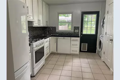 4260 S Lakeshore Drive #Right, Acworth, GA 30101 - Photo 4