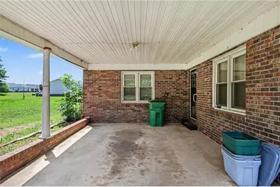422 Bartson Street, Lavonia, GA 30553 - Photo 4