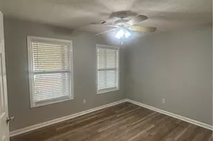 1135 Burning Bush Dr, Loganville, GA 30052 - Photo 10