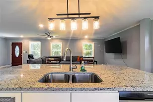4380 Janice Dr, Atlanta, GA 30337 - Photo 6