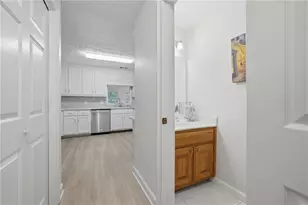7505 St Charles Square, Roswell, GA 30075 - Photo 10