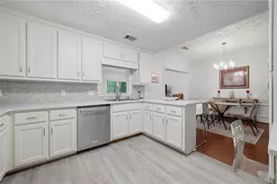 7505 St Charles Square, Roswell, GA 30075 - Photo 12