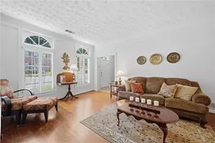 7505 St Charles Square, Roswell, GA 30075 - Photo 8