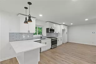 1060 Deer Chase Ct, Stone Mountain, GA 30088 - Photo 10