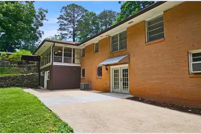 257 Chalmers Drive NW, Atlanta, GA 30318 - Photo 32