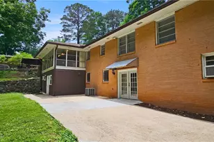 257 Chalmers Dr NW, Atlanta, GA 30318 - Photo 32