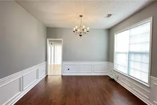 9155 Ruel Ln, Suwanee, GA 30024 - Photo 6