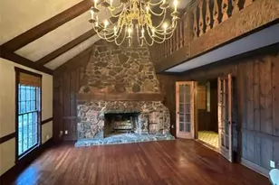 933 Viking Dr, Stone Mountain, GA 30083 - Photo 16