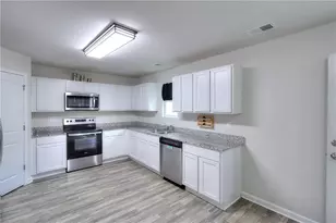 909 River Crossing, Jefferson, GA 30549 - Photo 8