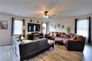 909 River Crossing, Jefferson, GA 30549 - Photo 6