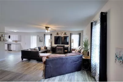 909 River Crossing, Jefferson, GA 30549 - Photo 4