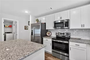 366 Fox Crk Dr, Braselton, GA 30517 - Photo 8