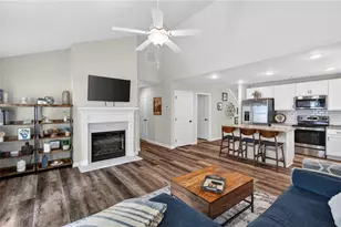 366 Fox Crk Dr, Braselton, GA 30517 - Photo 2