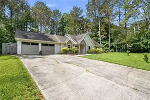 5985 Bridle Dr, Cumming, GA 30028 - Photo 2