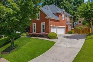 2815 Arabian Trail NE, Marietta, GA 30062 - Photo 2