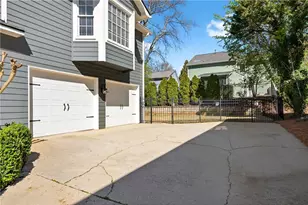 1124 Bailiff Ct NE, Brookhaven, GA 30319 - Photo 34