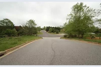 5330 Lake Pointe Center Drive, Cumming, GA 30041 - Photo 16