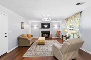 2812 Crestworth Ln, Buford, GA 30519 - Photo 8