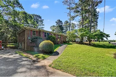 2913 Vogue Drive, Douglasville, GA 30134 - Photo 2