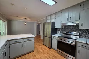 102 Park Pl Dr, Lawrenceville, GA 30046 - Photo 4