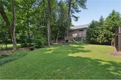 3920 Peachtree Dunwoody Road NE, Atlanta, GA 30342 - Photo 24