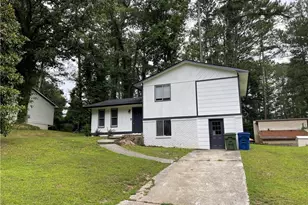 4554 Doral Dr SW, Atlanta, GA 30331 - Photo 2